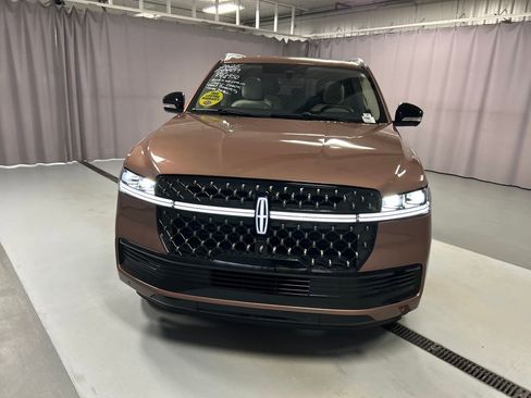 Used 2025 Lincoln Navigator L Black Label AWD/4WD image 2