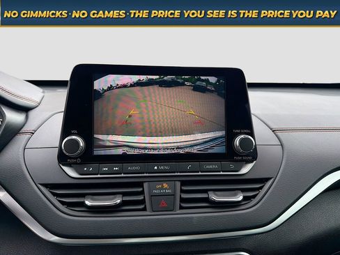 Used 2022 Nissan Altima 2.5 SR FWD image 28