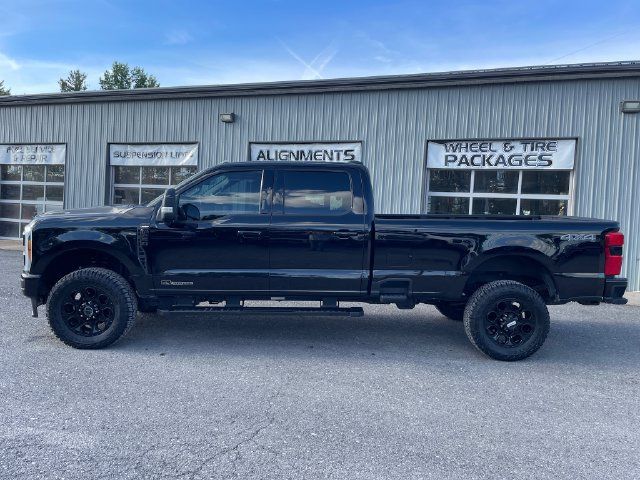 Used 2023 Ford F250 Lariat w/ Black Appearance Package AWD/4WD image 4
