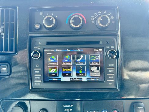 Used 2018 Chevrolet Express 2500 w/ Enhanced Convenience Package RWD image 41