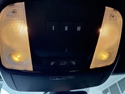 Used 2022 Dodge Durango GT image 31