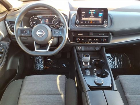 Used 2023 Nissan Rogue SV image 9