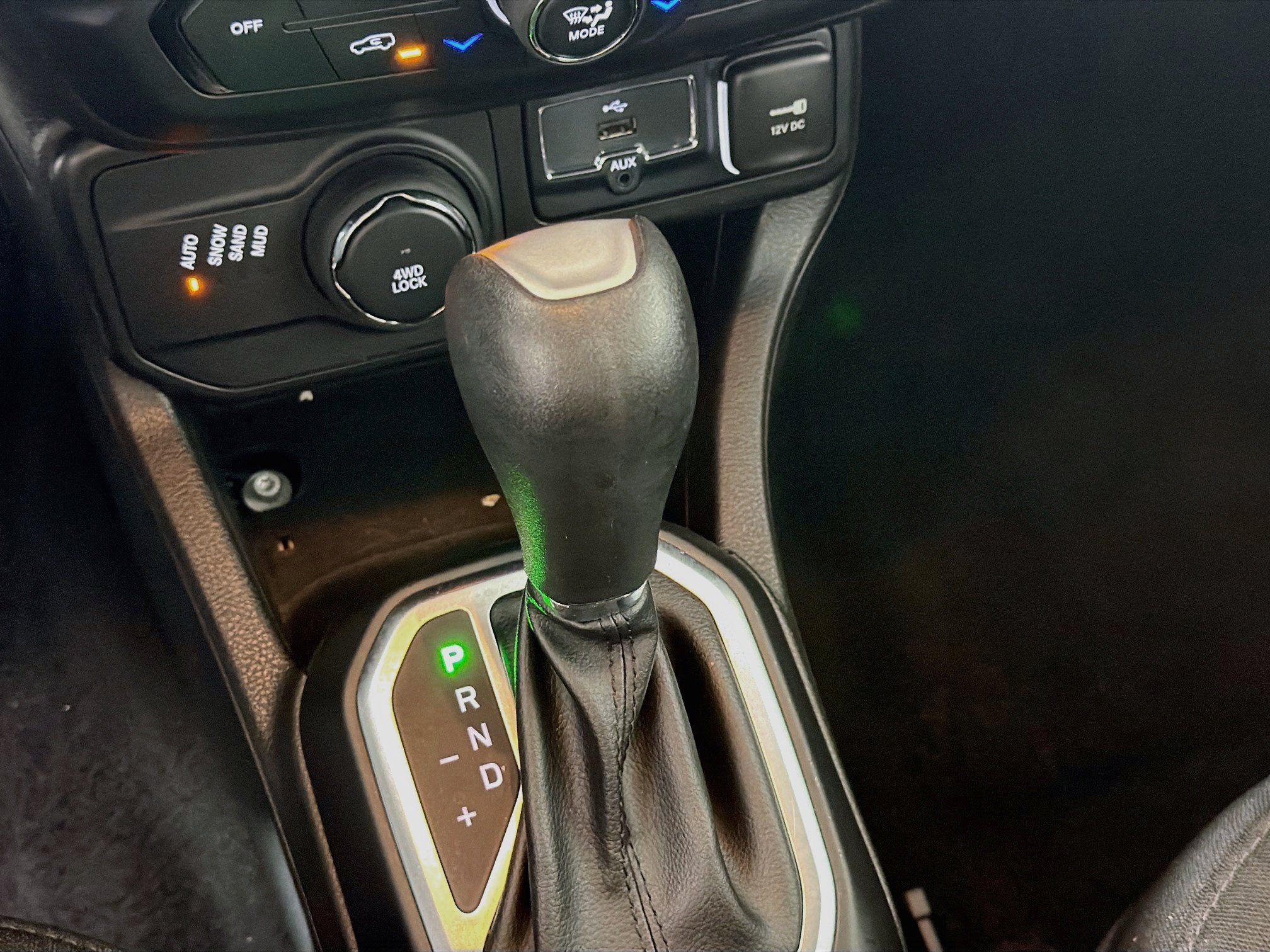 Used 2023 Jeep Renegade Latitude AWD/4WD image 25