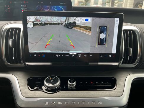 Used 2025 Ford Expedition Max Platinum image 26