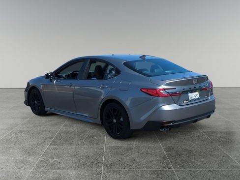 Used 2025 Toyota Camry SE FWD image 3