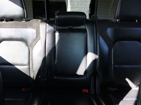 Used 2020 RAM 1500 Laramie image 10