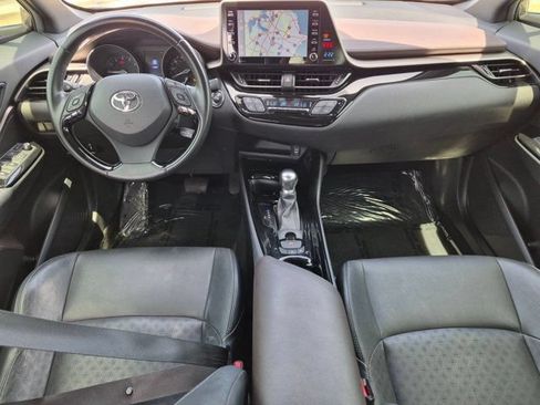 Used 2019 Toyota C-HR Limited FWD image 13