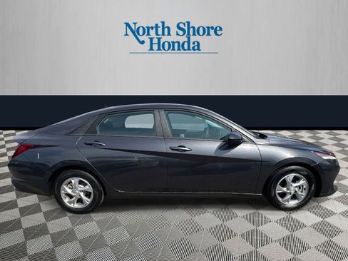 Used 2021 Hyundai Elantra SE w/ Cargo Package FWD image 5