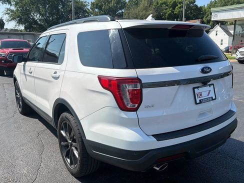 Used 2019 Ford Explorer XLT w/ Equipment Group 202A AWD/4WD image 7