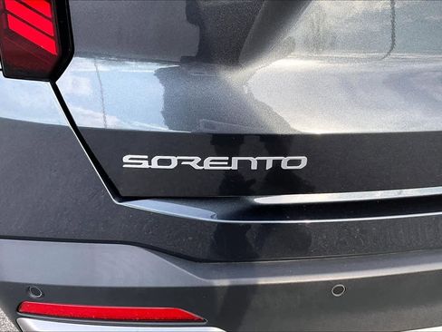 Used 2024 Kia Sorento SX image 29