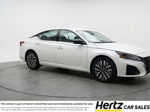 Used 2025 Nissan Altima 2.5 SV image 1