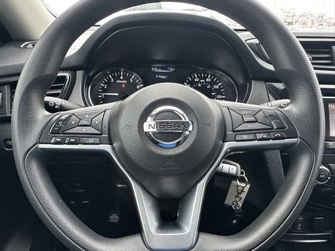 Used 2017 Nissan Rogue S image 41