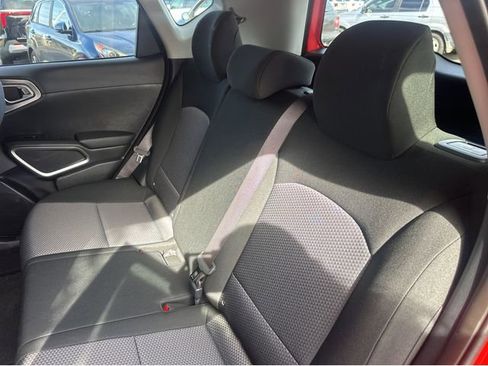 Certified 2023 Kia Soul LX w/ LX Technology Package image 15