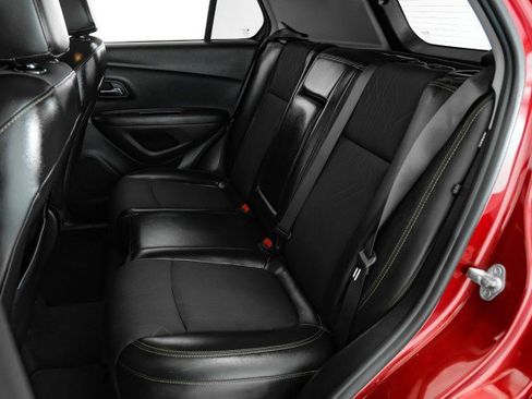 Used 2019 Chevrolet Trax LT w/ LT Convenience Package image 36