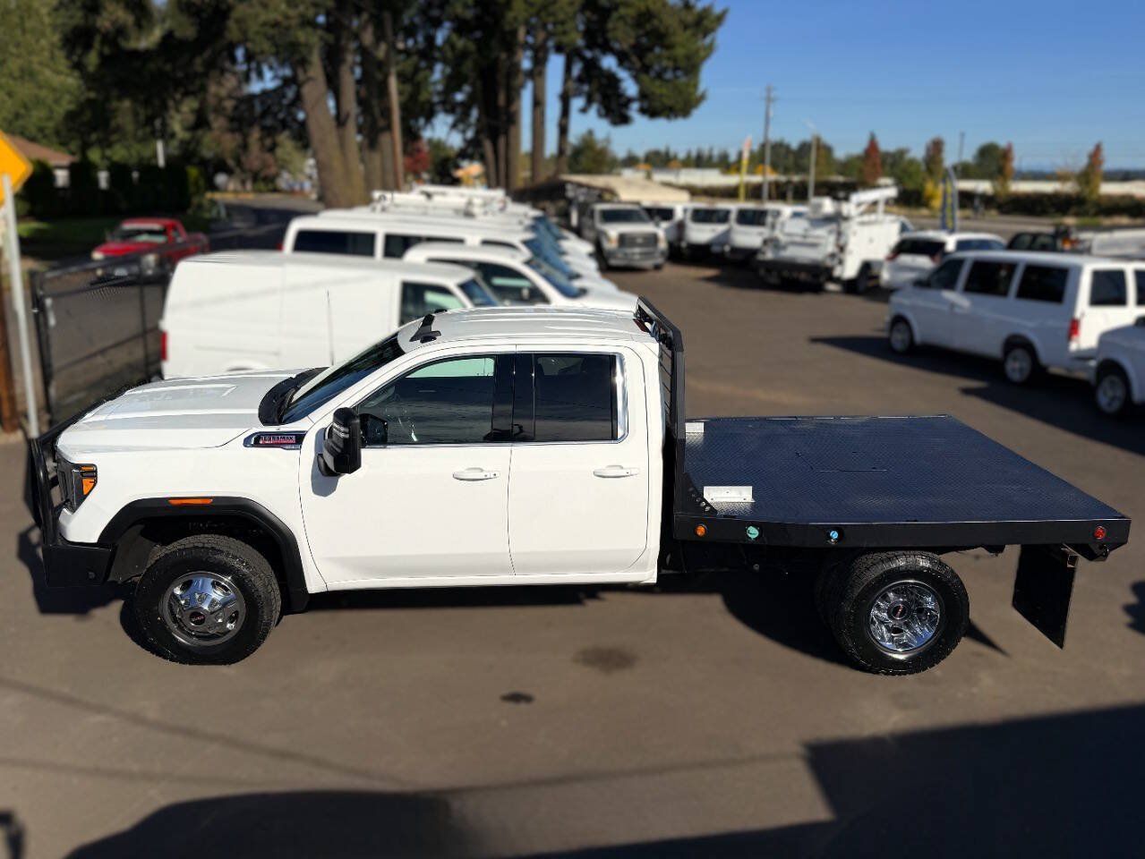 Used 2021 GMC Sierra 3500 SLE w/ SLE Convenience Package AWD/4WD image 4