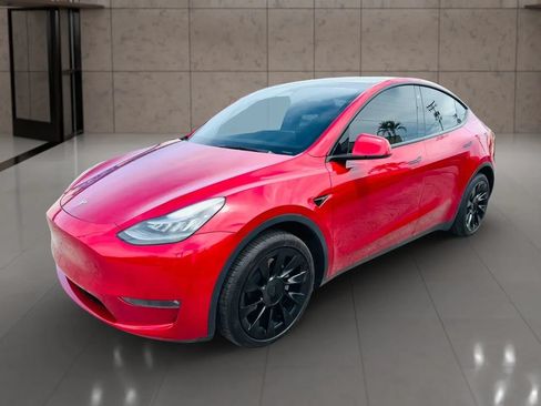 Used 2021 Tesla Model Y Long Range AWD/4WD image 7