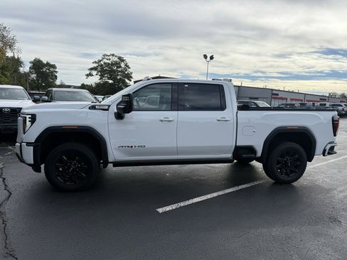 Used 2024 GMC Sierra 3500 AT4 w/ AT4 Premium Plus Package image 3