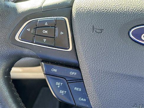 Used 2017 Ford Escape Titanium image 28