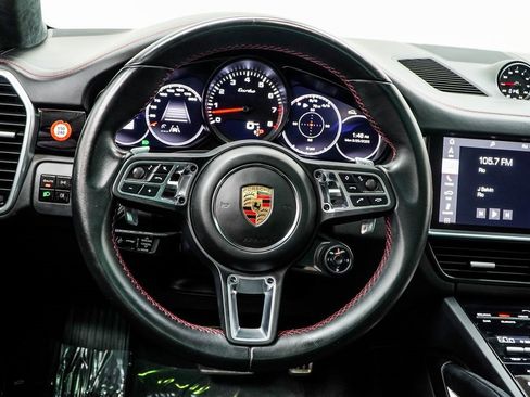 Used 2021 Porsche Cayenne Turbo image 18