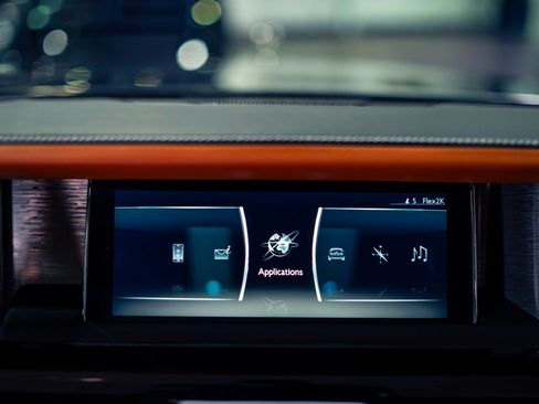 Used 2018 Rolls-Royce Phantom Sedan RWD image 25