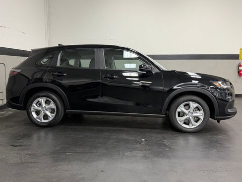 Used 2023 Honda HR-V LX image 5