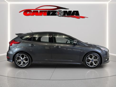 Used 2016 Ford Focus ST FWD image 4