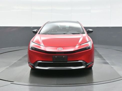Certified 2025 Toyota Prius XLE image 2