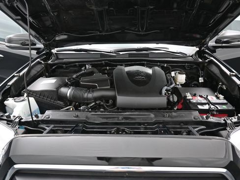 Certified 2023 Toyota Tacoma SR5 w/ Technology Package AWD/4WD image 33