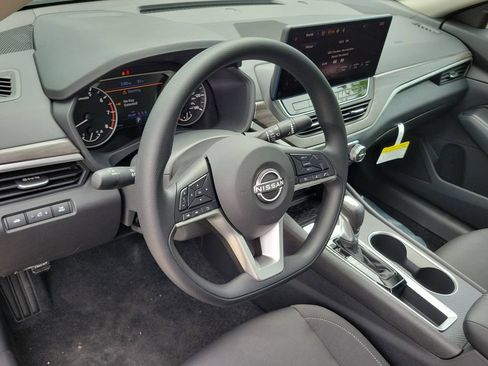 New 2026 Nissan Altima 2.5 SV FWD image 17