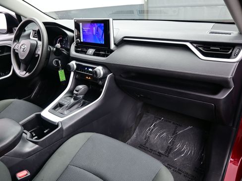 Used 2024 Toyota RAV4 LE image 14