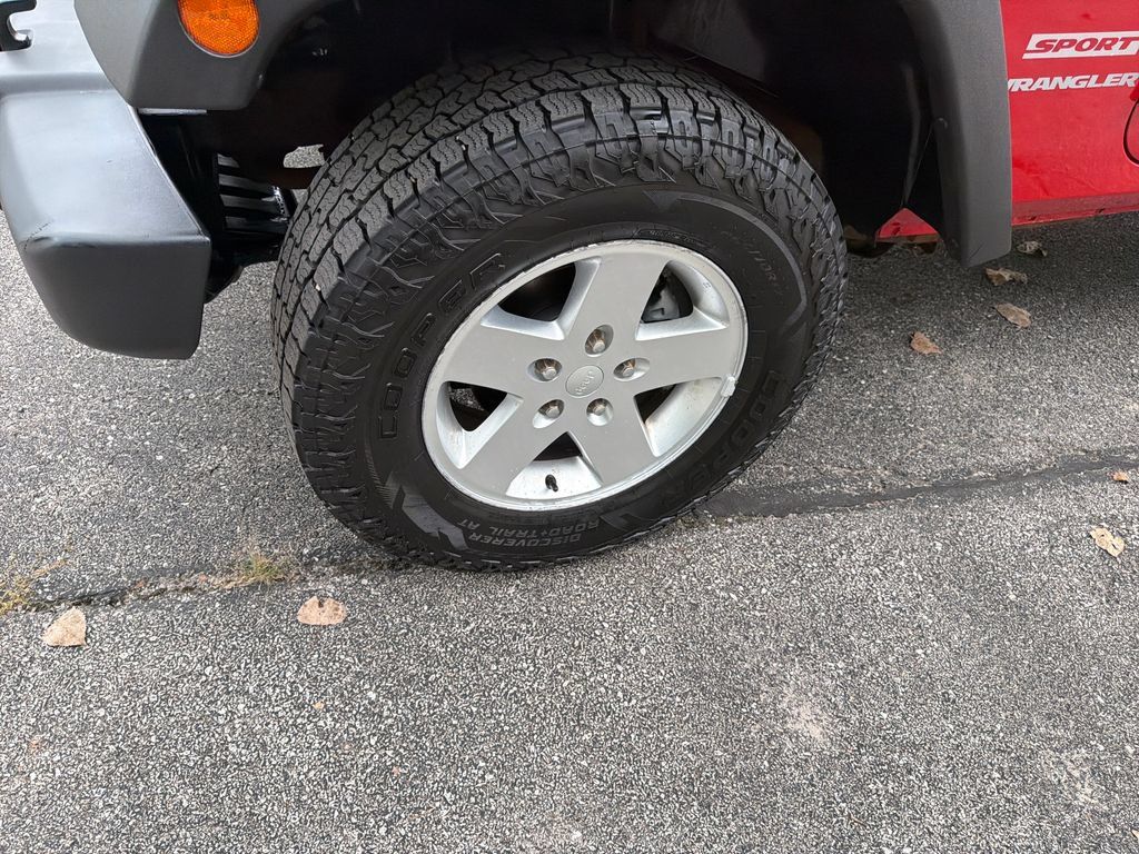 Used 2011 Jeep Wrangler Sport AWD/4WD image 11