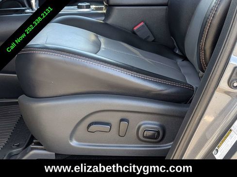 Used 2019 Nissan Pathfinder SL image 24