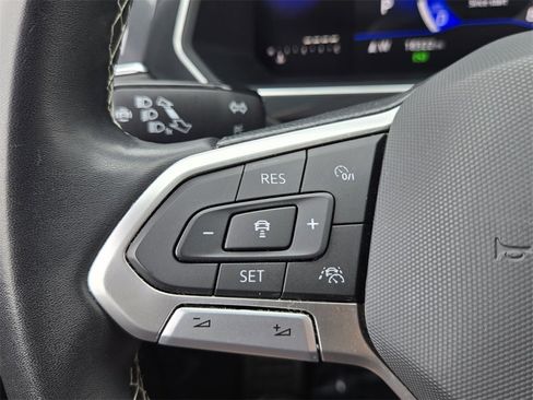 Used 2023 Volkswagen Tiguan SE R-Line image 26