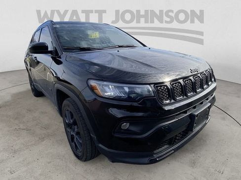 Used 2023 Jeep Compass Altitude w/ Sun and Sound Group image 15