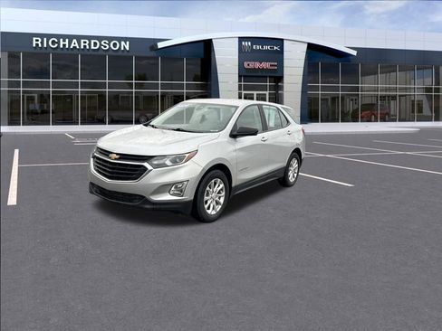 Used 2020 Chevrolet Equinox LS image 1