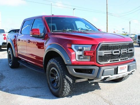 Used 2018 Ford F150 Raptor w/ Equipment Group 802A Luxury image 3