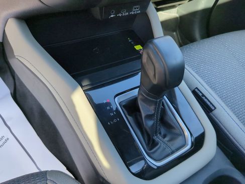 Used 2025 Subaru Forester Premium AWD/4WD image 17