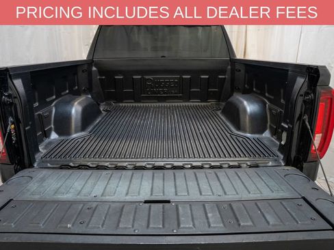 Used 2024 GMC Sierra 1500 SLT AWD/4WD image 9