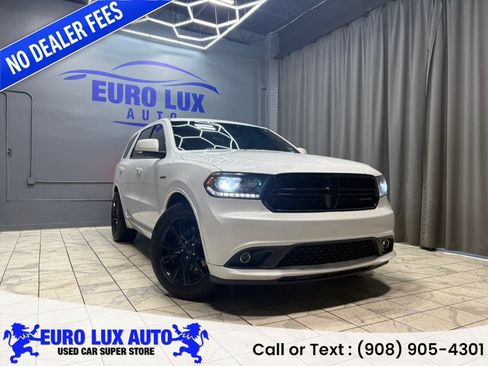 Used 2017 Dodge Durango R/T w/ Blacktop Package AWD/4WD image 1