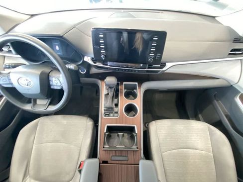 Certified 2024 Toyota Sienna LE AWD/4WD image 23