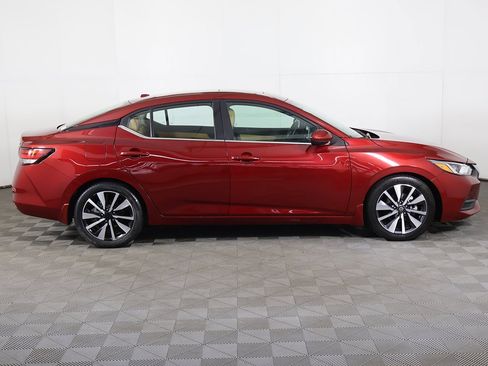 Used 2021 Nissan Sentra SV w/ SV Premium Package image 18