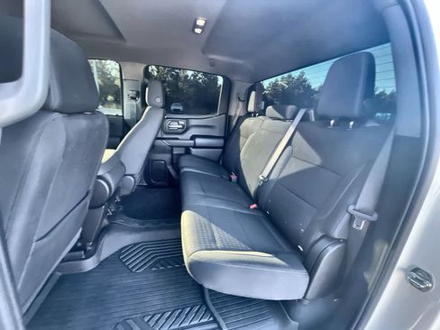 Used 2025 Chevrolet Silverado 1500 Custom image 23