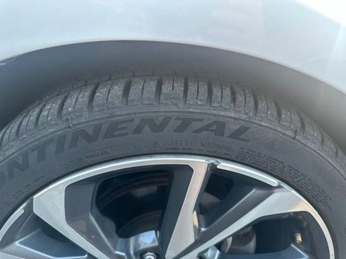 Used 2019 Honda Civic Touring image 25