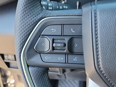 Used 2025 Toyota Tundra SR5 w/ SR5 Premium Package AWD/4WD image 29