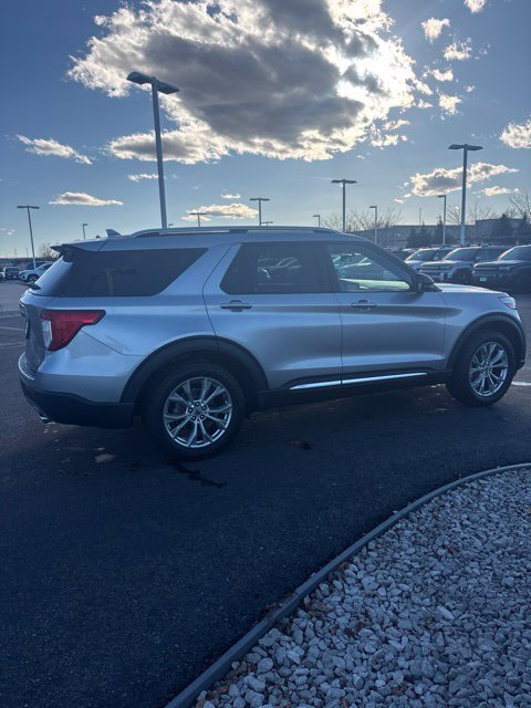 Used 2020 Ford Explorer Limited AWD/4WD image 2