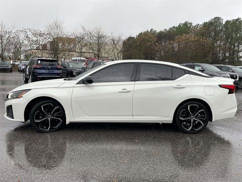 Used 2023 Nissan Altima 2.5 SR image 7