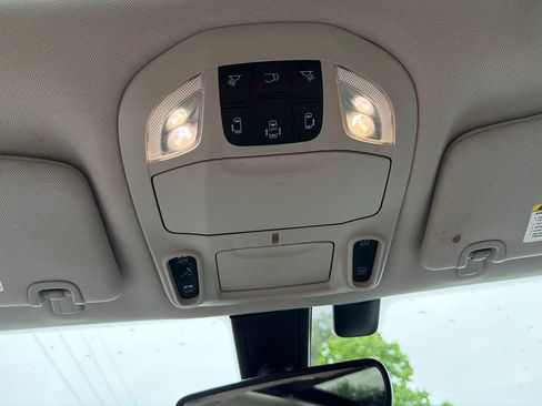 Used 2020 Chrysler Pacifica Limited FWD image 35
