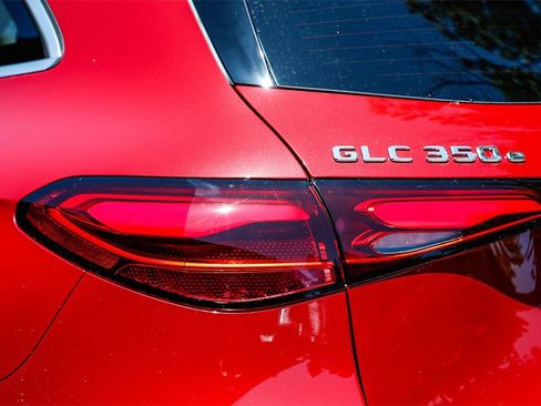 New 2025 Mercedes-Benz GLC 350e 4MATIC image 8