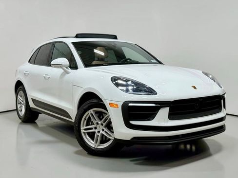 Used 2022 Porsche Macan AWD/4WD image 16
