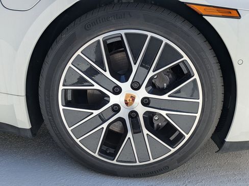 New 2025 Porsche Taycan image 27